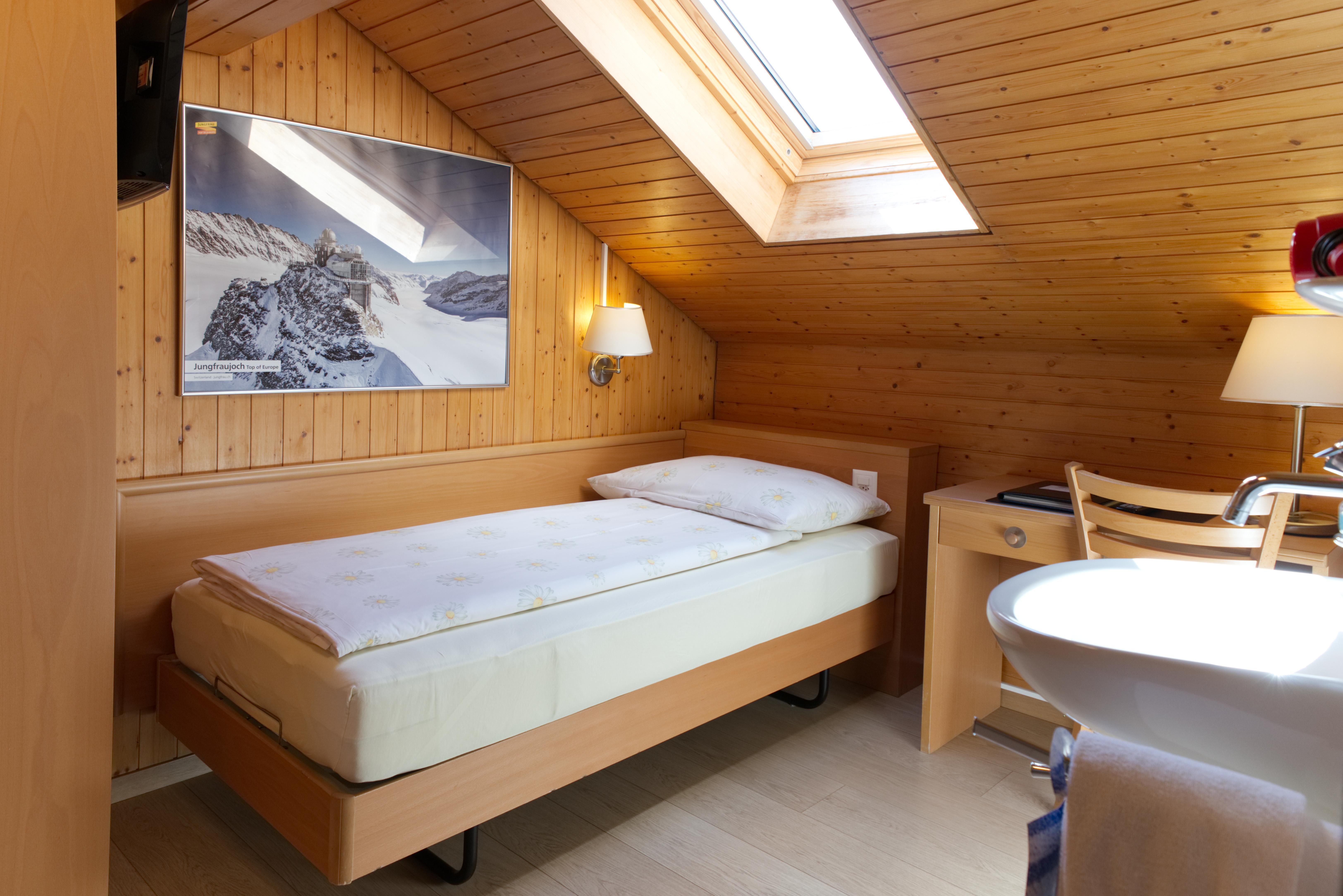 Hotel Roessli 2*