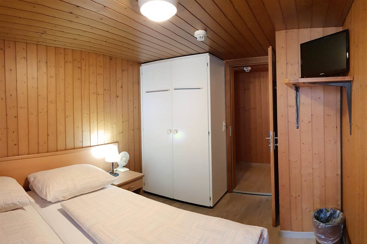 Hotel Roessli 2*